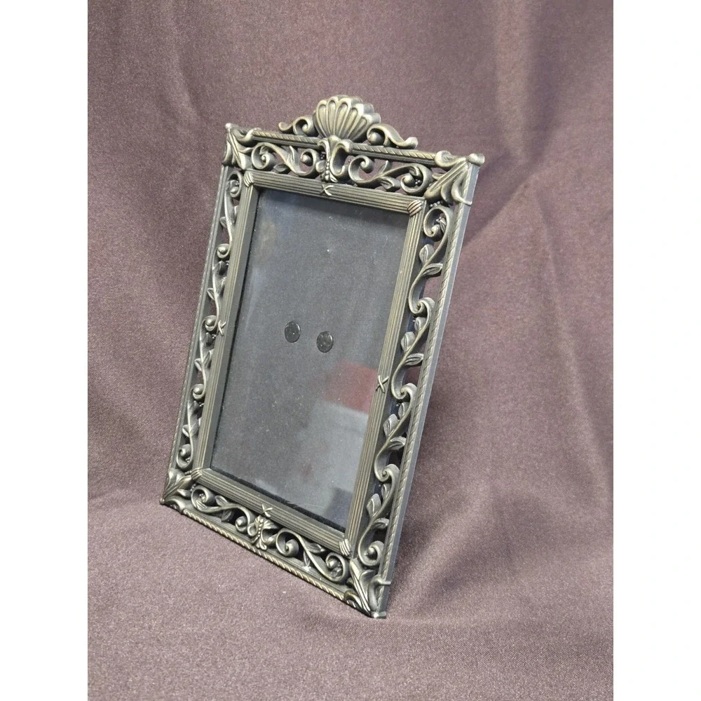 Vintage Ornate Metal (Heavy) 4x6 Picture Frame. Stand Or Hang. VGVC